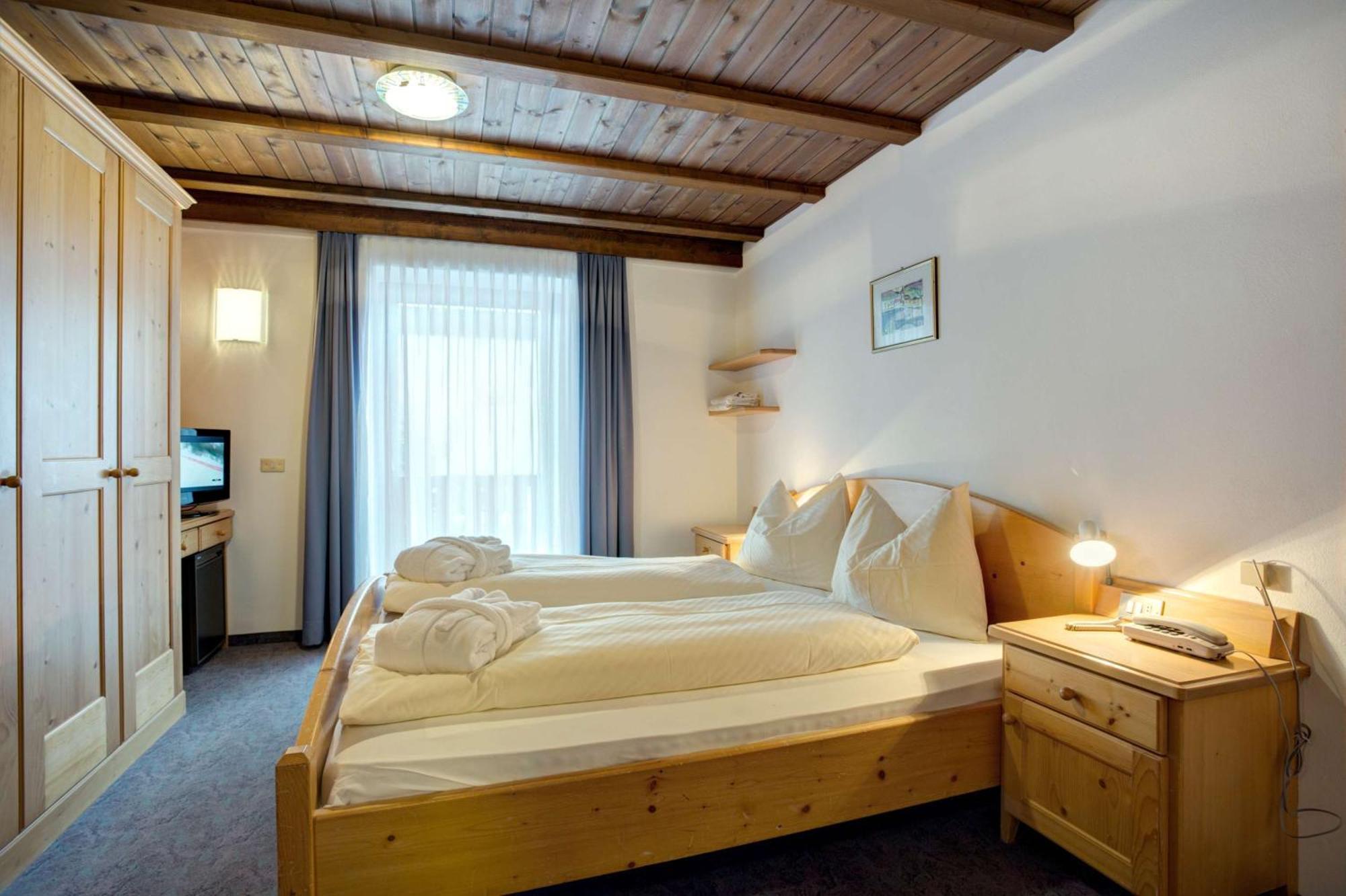 Good Life Hotel Zirm Obereggen Chambre photo